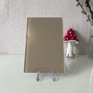 Фото стекло цветное Лакобель цвет светло - коричневый RAL 1236