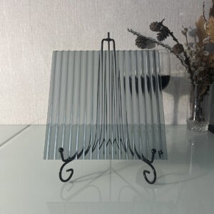 Фото стекло рифлёное Мору серое тонированное 4 мм